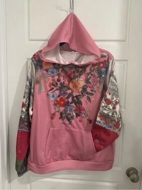 Pink Floral Graphic Hoodie size XL NWOT